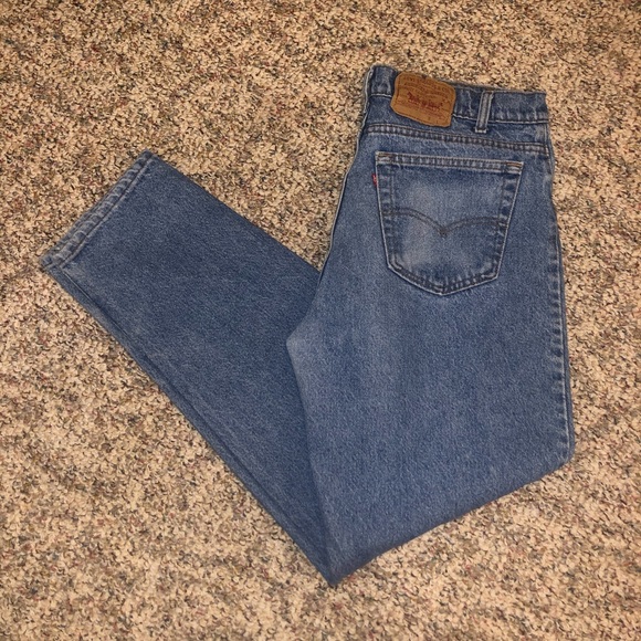 Vintage Levi Mom Jeans - Picture 3 of 9